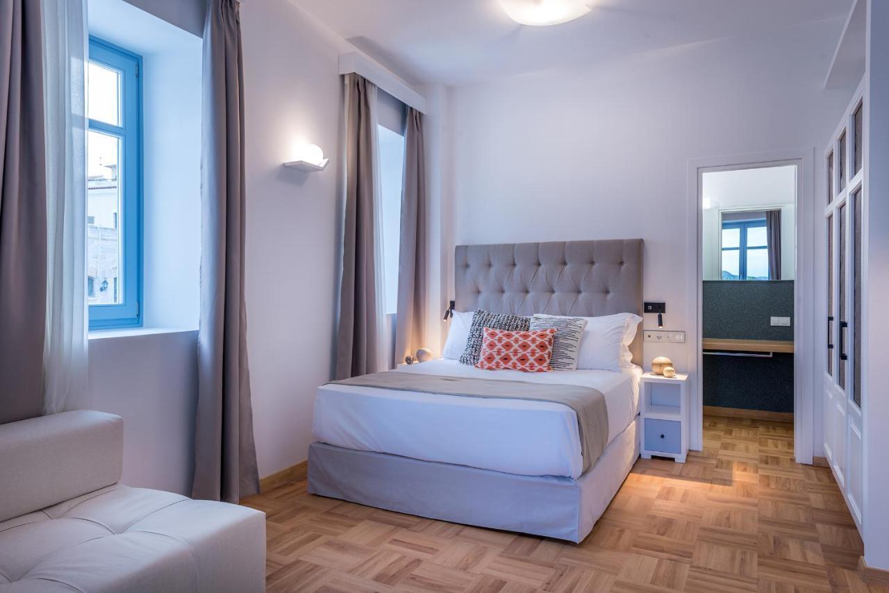 Shapes Luxury Suites Ermoupoli Exteriör bild