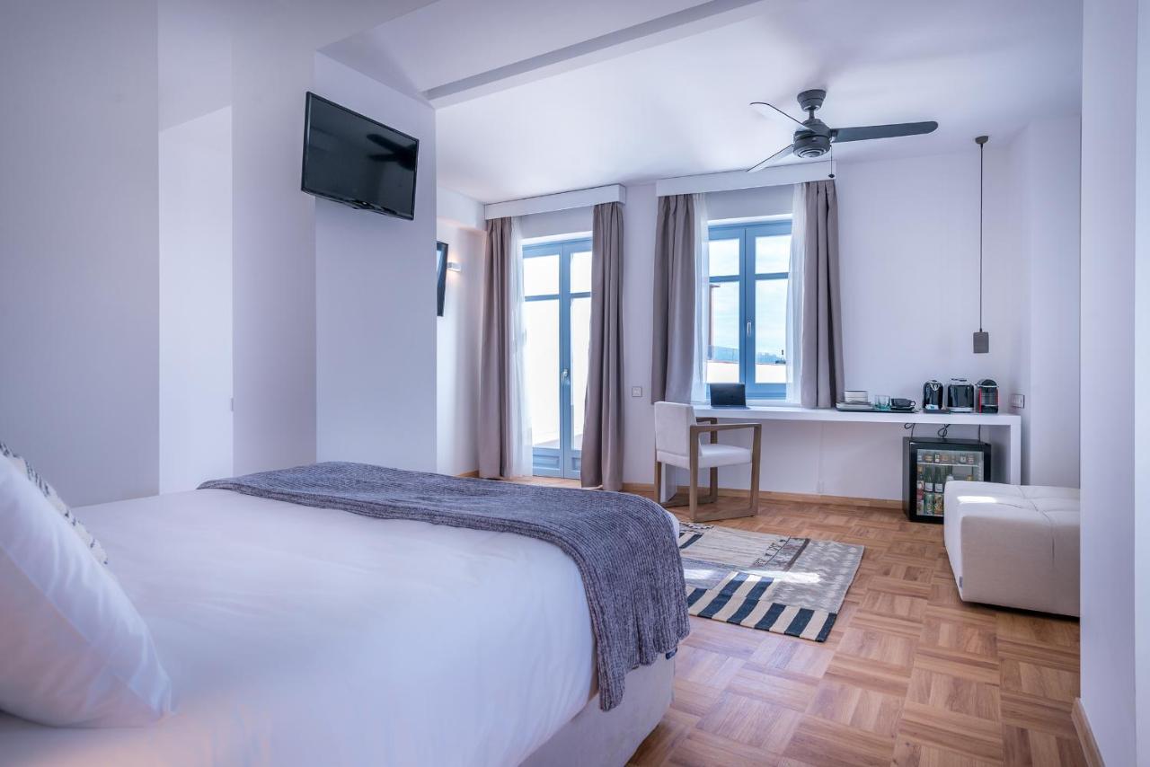 Shapes Luxury Suites Ermoupoli Exteriör bild