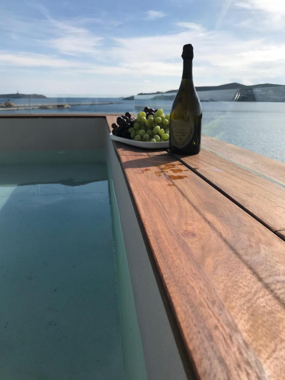 Shapes Luxury Suites Ermoupoli Exteriör bild